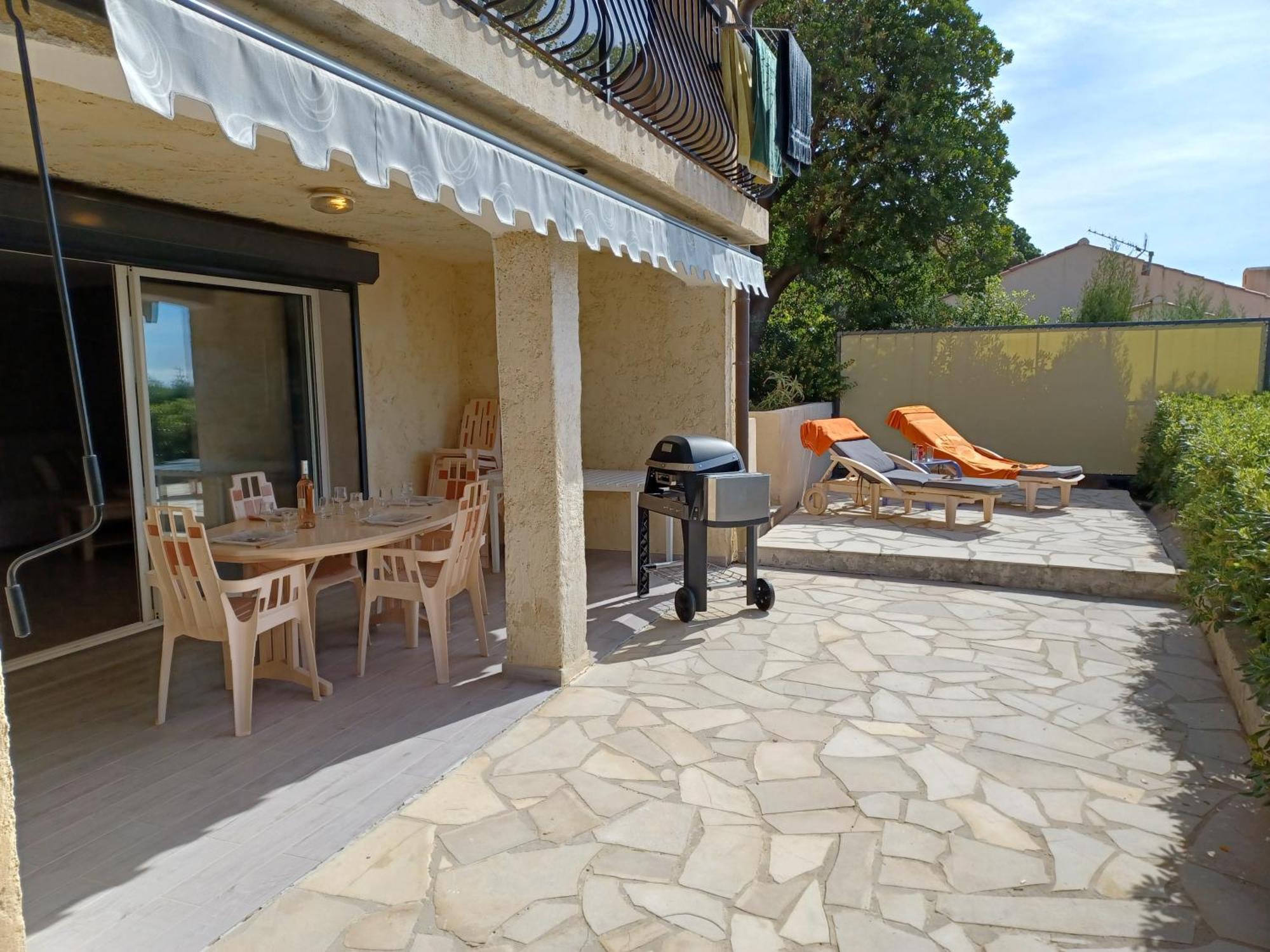 Appartement Rez De Jardin Dans Villa Vue Mer Cavalaire-sur-Mer Exterior foto