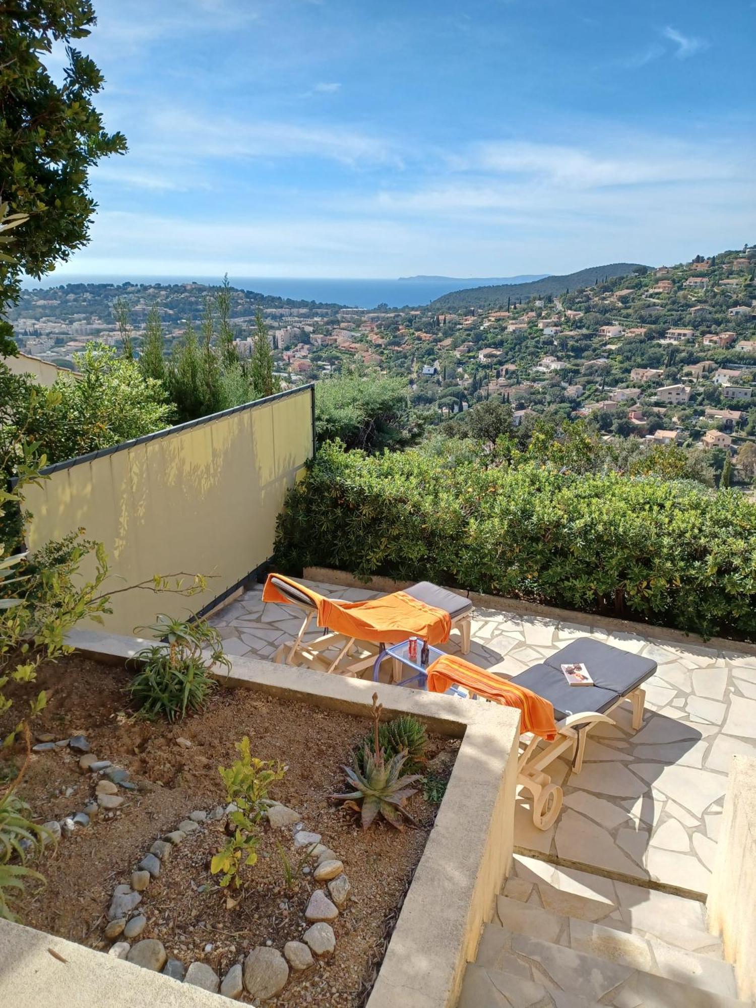 Appartement Rez De Jardin Dans Villa Vue Mer Cavalaire-sur-Mer Exterior foto